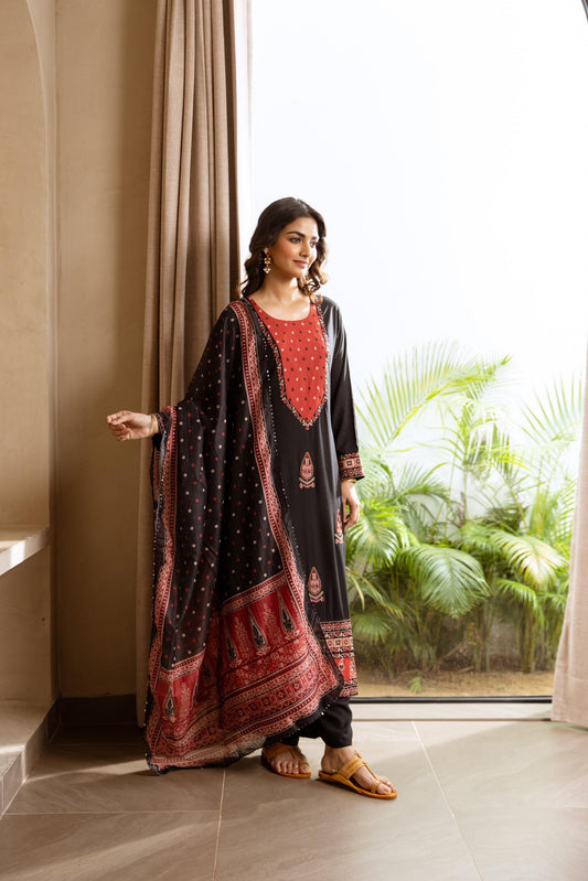 Women's black and red designer ethnic kurta set - Shyama Luxe